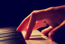 格拉纳达取三分，巴伦西亚战平——西甲戏剧夜的两种精彩